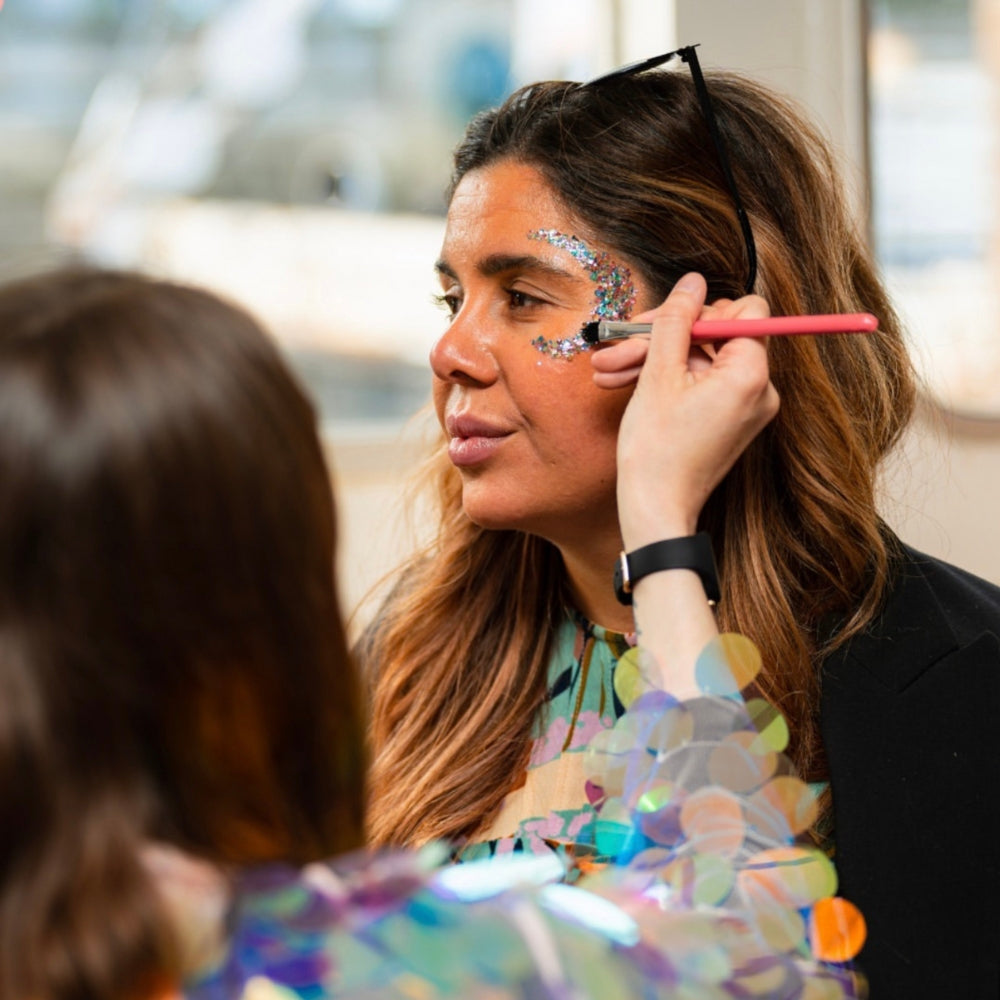 Become a Glitter Artist, Online